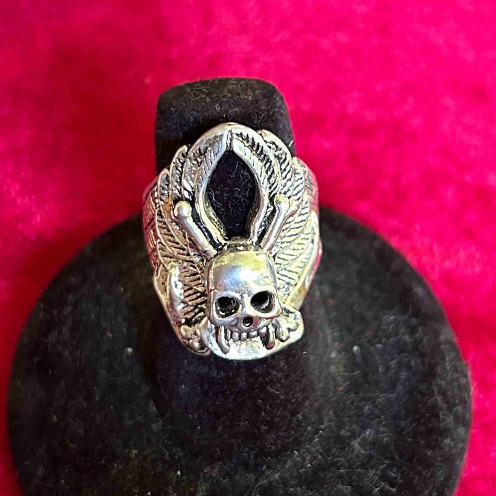 *RARE* G&S 1986 VINTAGE SILVER WINGED SKULL G&S Ring skull & crossbones